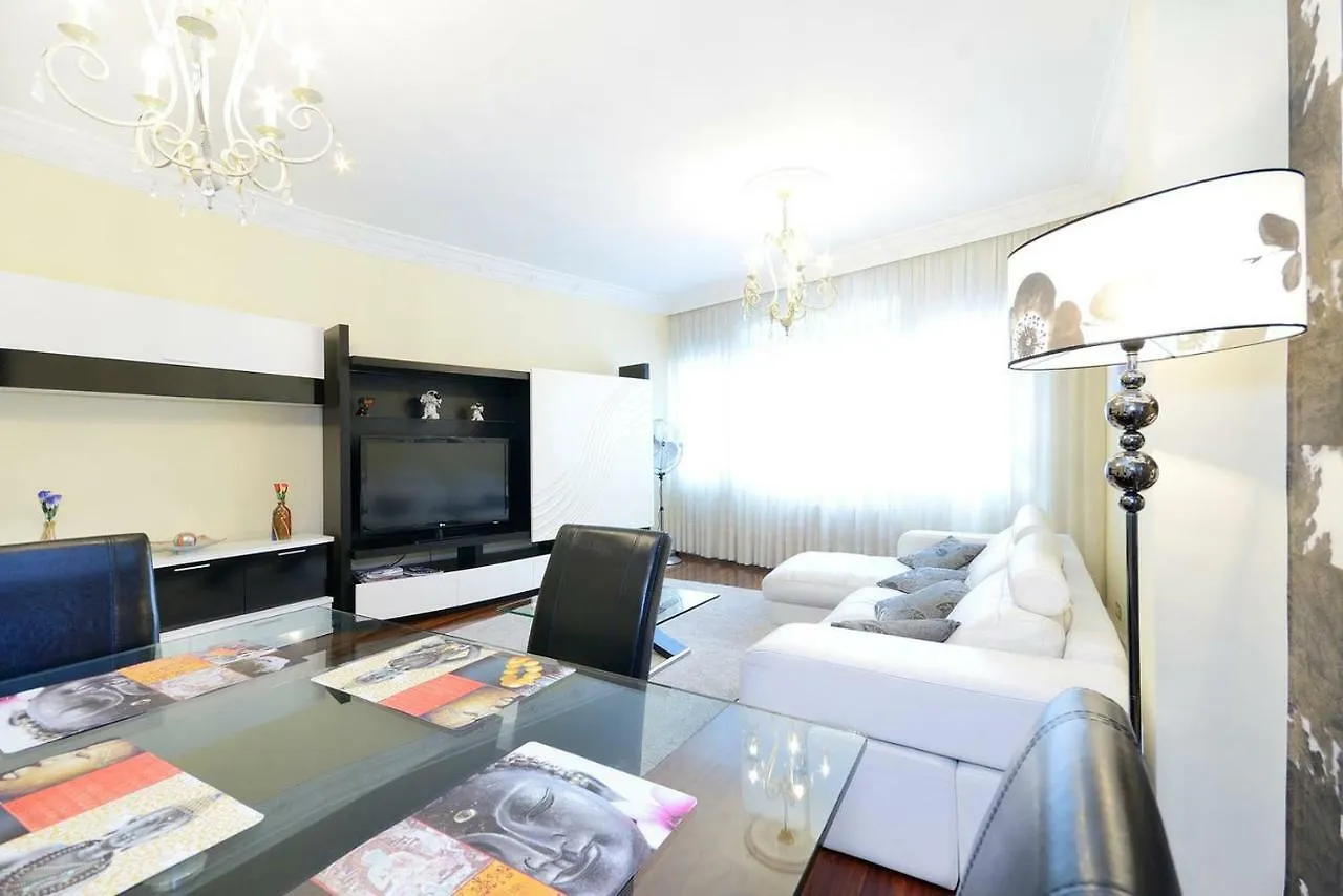 Apartamento Frente Al Guggenheim Con Wifi Y Parking Privado Gratis 毕尔巴鄂 公寓